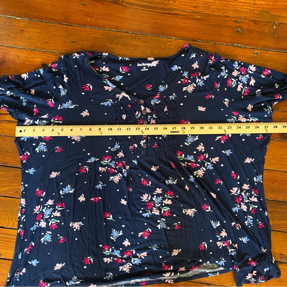 Kim Rogers Floral Navy 3/4 Sleeve top Size 2X - Picture 13 of 14